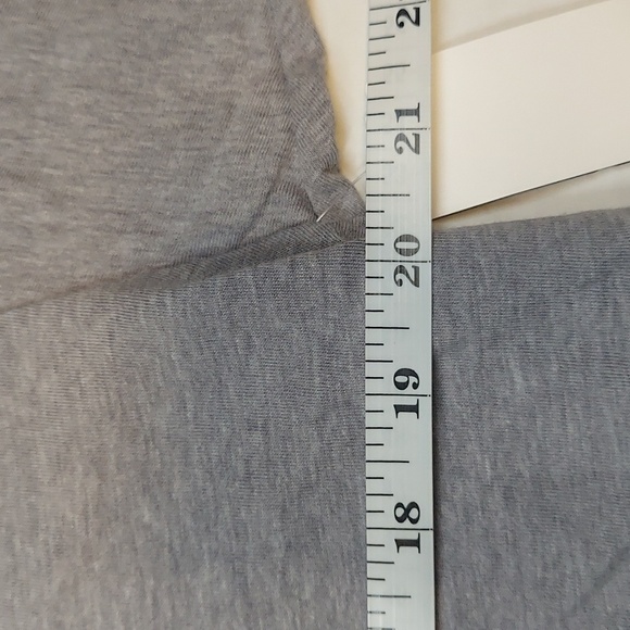 Juniors' Monster High Clawdeen Wolf "The Fashionista" Cropped Graphic Tee XL - Picture 4 of 6